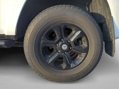 Used 2022 Toyota 4Runner SR5 Premium w/ Moonroof Package AWD/4WD image 6