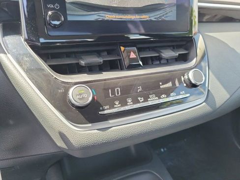 Used 2023 Toyota Corolla LE image 21