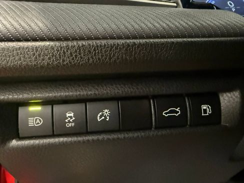 Used 2025 Toyota Camry SE w/ Convenience Package FWD image 38