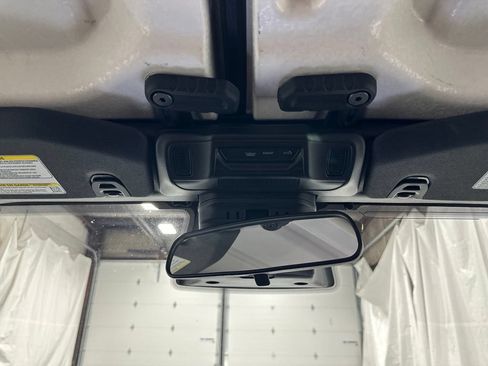 Used 2025 Jeep Wrangler Unlimited Sahara AWD/4WD image 36