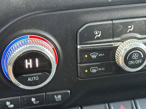 Used 2019 GMC Sierra 1500 SLT w/ SLT Premium Plus Package image 28