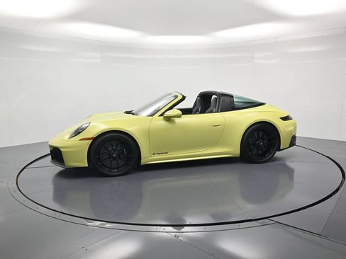 Used 2025 Porsche 911 Targa 4 GTS AWD/4WD image 2