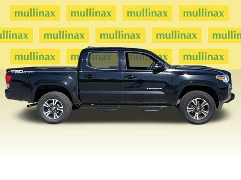 Used 2016 Toyota Tacoma 2WD Double Cab image 2