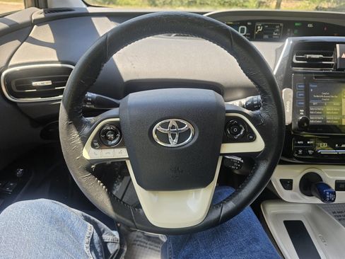 Used 2016 Toyota Prius Three FWD image 14