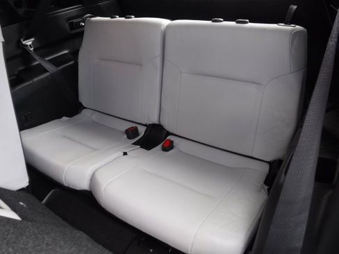 Used 2022 Mitsubishi Outlander SEL image 40