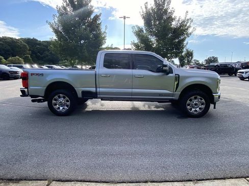 Used 2024 Ford F250 Lariat w/ Lariat Ultimate Package AWD/4WD image 2