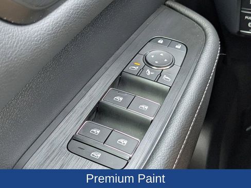 Used 2025 Nissan Armada SL image 27