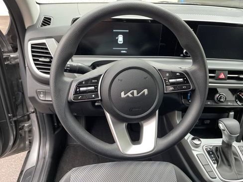 Used 2025 Kia Seltos LX AWD/4WD image 14