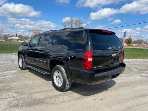 Used 2011 Chevrolet Suburban LT image 6