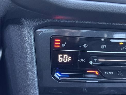 Used 2023 Volkswagen Tiguan SE R-Line image 34