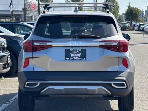Certified 2023 Kia Seltos SX w/ SX Sunroof Package AWD/4WD image 7