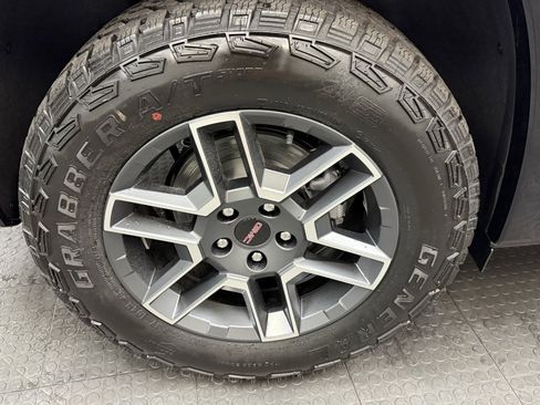 New 2026 GMC Terrain AT4 w/ LPO, Black Badging Package image 12