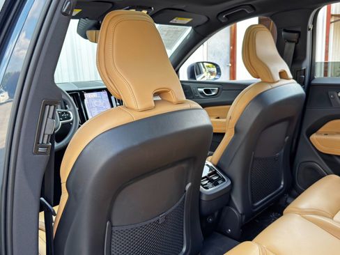 Used 2023 Volvo XC60 B5 Ultimate w/ Climate Package image 39