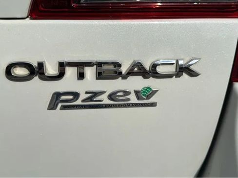 Used 2016 Subaru Outback 2.5i Limited image 11