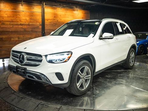 Used 2021 Mercedes-Benz GLC 300 4MATIC w/ Premium Package image 2
