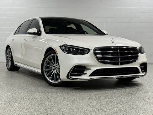 Used 2023 Mercedes-Benz S 500 4MATIC w/ AMG Line image 4