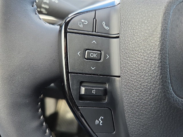 Used 2026 Toyota C-HR AWD/4WD image 22