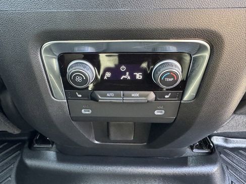 Used 2024 Chevrolet Suburban High Country image 39