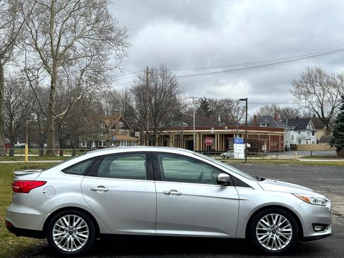 Used 2016 Ford Focus Titanium w/ Titanium Technology Package image 15