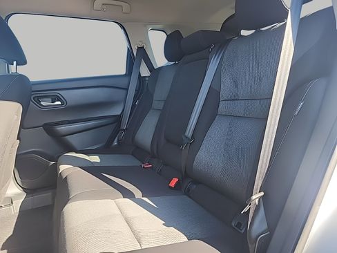 Used 2025 Nissan Rogue SV image 39