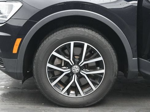 Used 2021 Volkswagen Tiguan SE AWD/4WD image 36