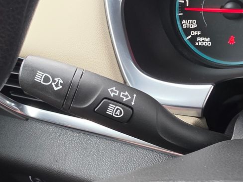 Used 2022 Chevrolet Traverse LS AWD/4WD image 37