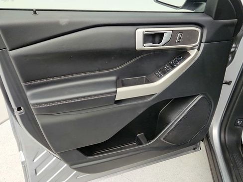 Used 2023 Ford Explorer XLT w/ Equipment Group 202A image 10