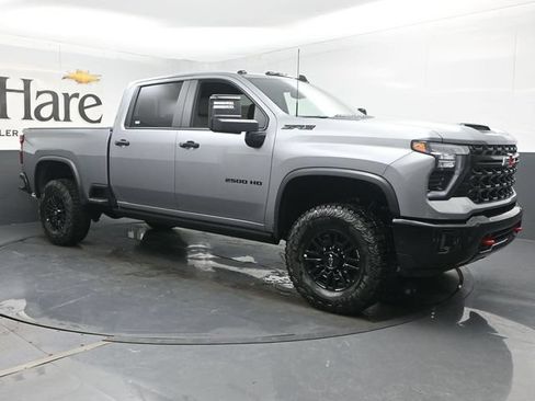 New 2026 Chevrolet Silverado 2500 ZR2 w/ LPO, Dark Essentials Package AWD/4WD image 6