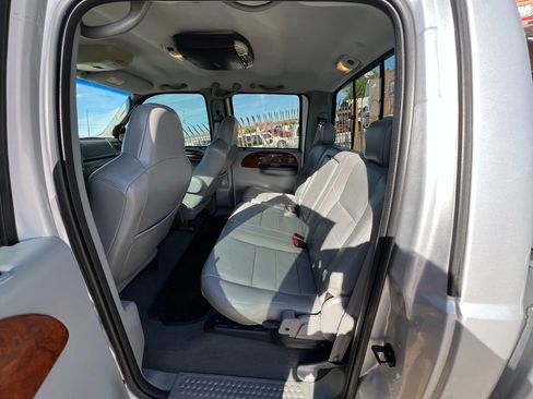 Used 2004 Ford F250 XLT image 18