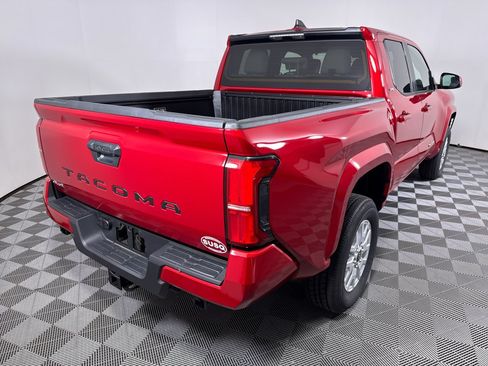 Used 2025 Toyota Tacoma SR5 AWD/4WD image 15