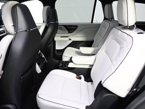 New 2026 Lincoln Aviator Black Label w/ Black Label Special Edition image 21
