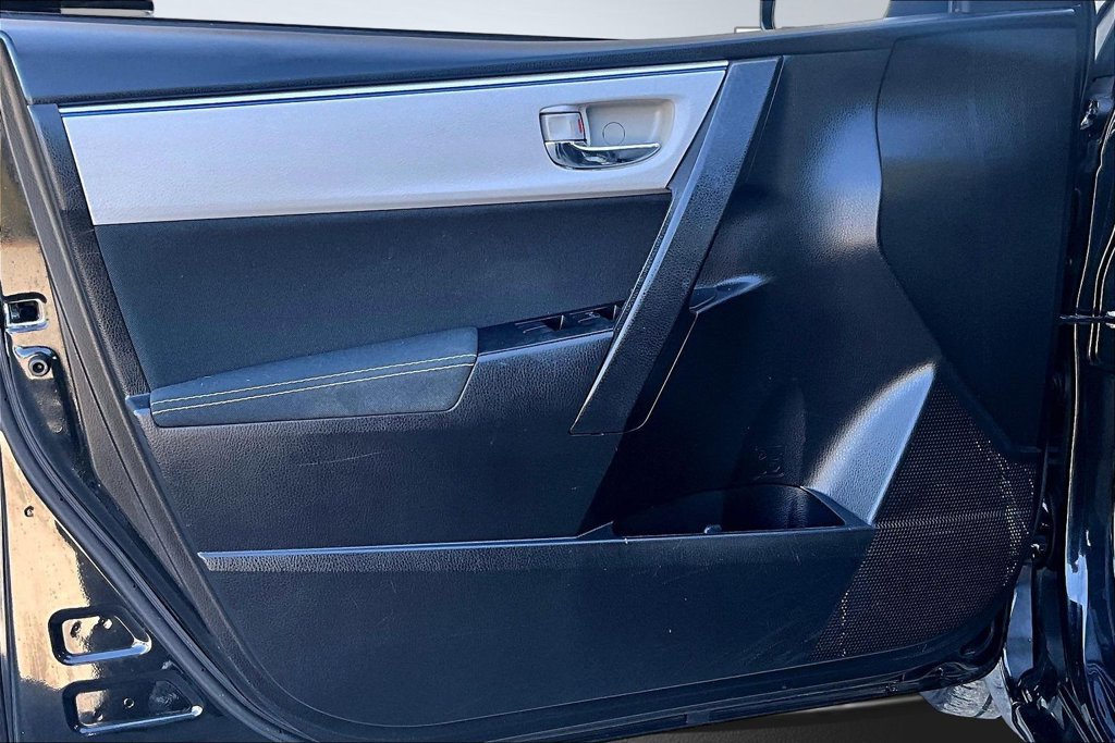 Used 2016 Toyota Corolla LE FWD image 22