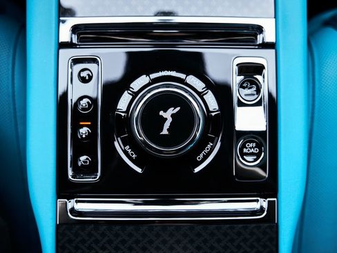 Used 2025 Rolls-Royce Cullinan Black Badge image 71