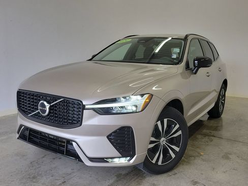 Used 2024 Volvo XC60 B5 Core AWD/4WD image 35
