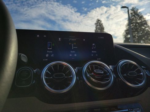 Certified 2025 Mercedes-Benz GLA 250 image 26