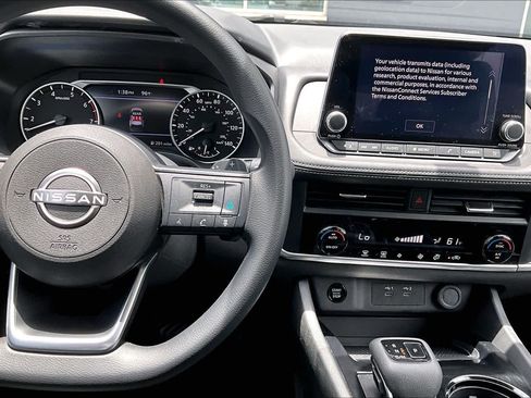 Certified 2024 Nissan Rogue SV FWD image 24