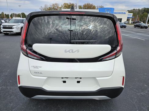 Used 2024 Kia Soul LX w/ Option Group 015 image 6