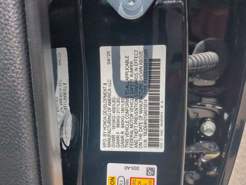 New 2025 Acura Integra Base image 32