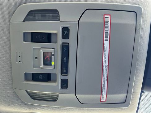 Used 2023 Toyota Highlander Platinum image 17