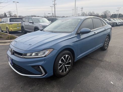 Used 2025 Volkswagen Jetta S image 2