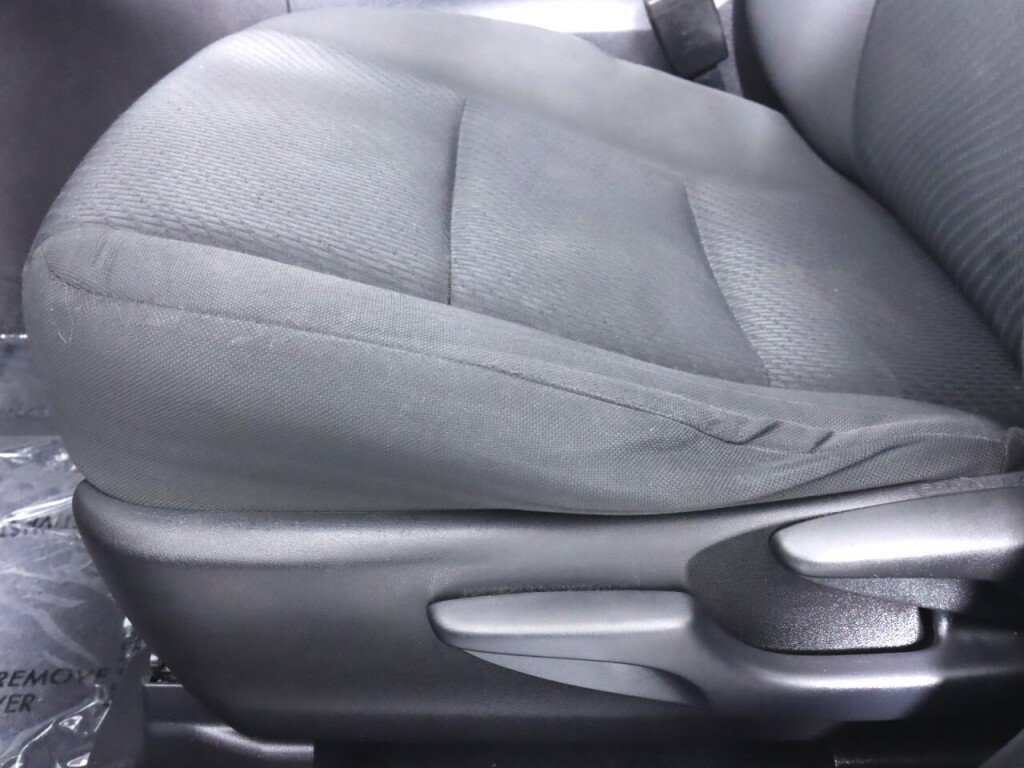 Used 2016 Toyota Highlander LE FWD image 23