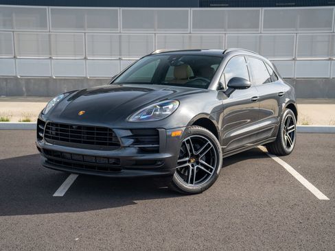 Certified 2020 Porsche Macan image 1