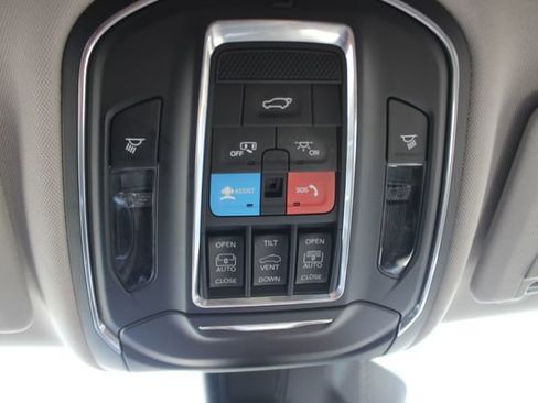 Used 2024 Jeep Grand Cherokee Limited 4xe AWD/4WD image 14