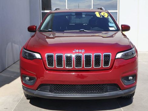 Used 2019 Jeep Cherokee Latitude w/ Popular Appearance Group FWD image 5