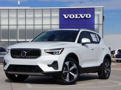 New 2025 Volvo XC40 B5 Core w/ Protection Package Premier