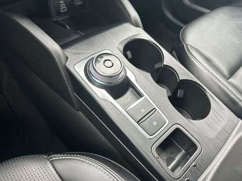 Certified 2025 Ford Escape Platinum image 21