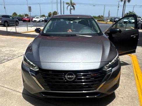 Used 2025 Nissan Sentra SR FWD image 1