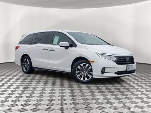 Certified 2023 Honda Odyssey EX-L image 2