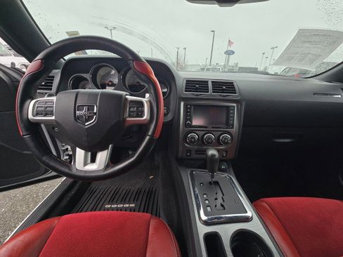 Used 2014 Dodge Challenger R/T image 21