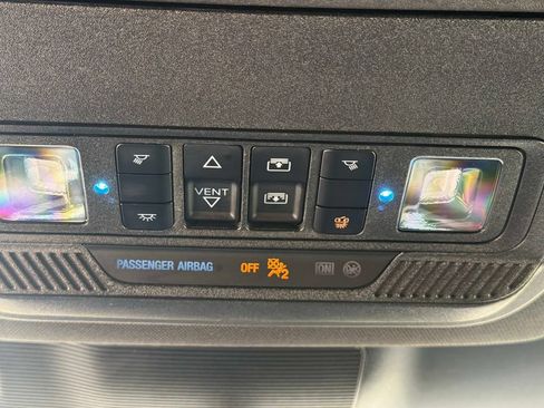 Used 2023 Ford Explorer Platinum w/ Technology Package AWD/4WD image 32